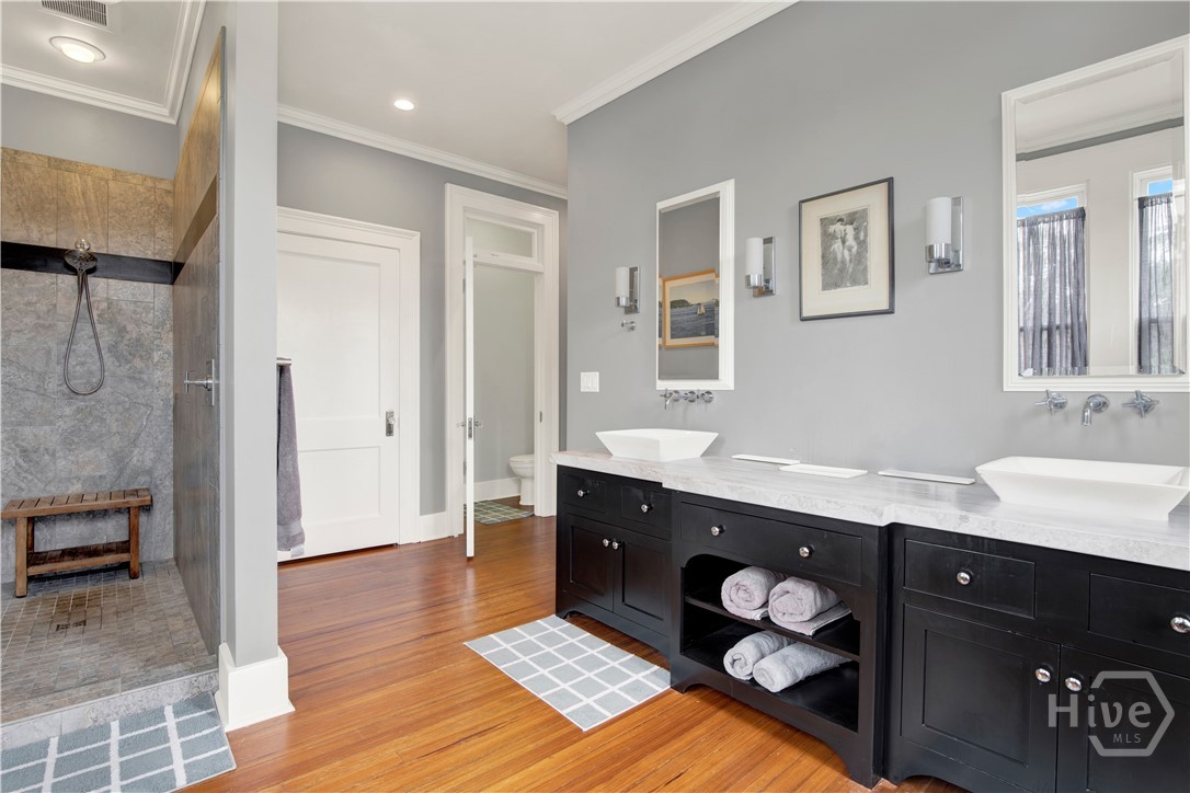 11 E 50th Street Property Photo 17