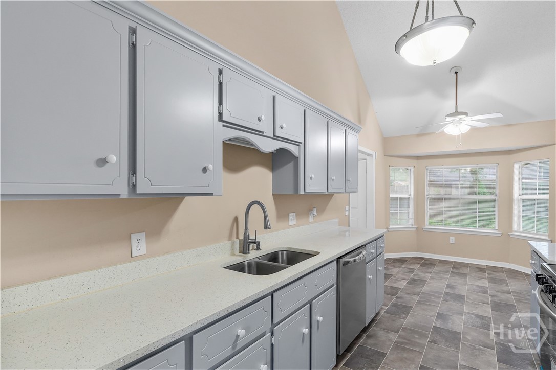612 Trevor Street Property Photo 12