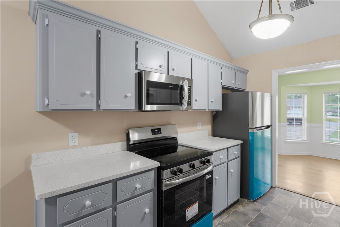 612 Trevor Street Property Photo 13