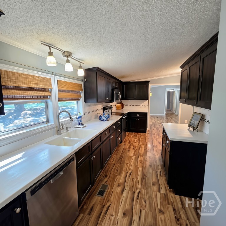 106 Blair Way Property Photo 5