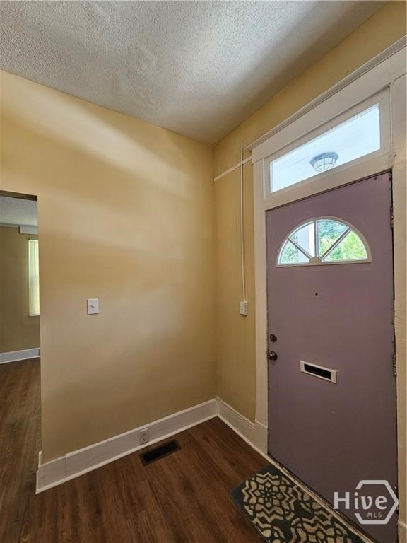 714 W 38th Street Property Photo 5