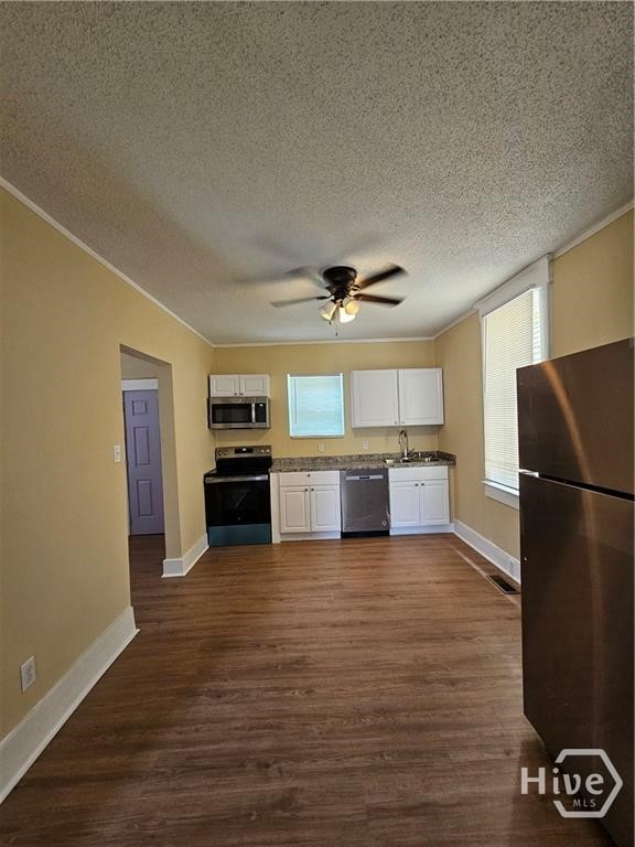 714 W 38th Street Property Photo 13