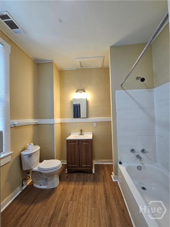 714 W 38th Street Property Photo 32