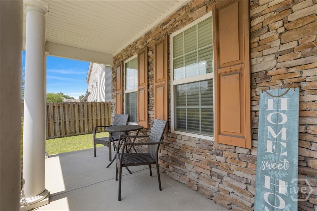 104 Austin Way Property Photo 5