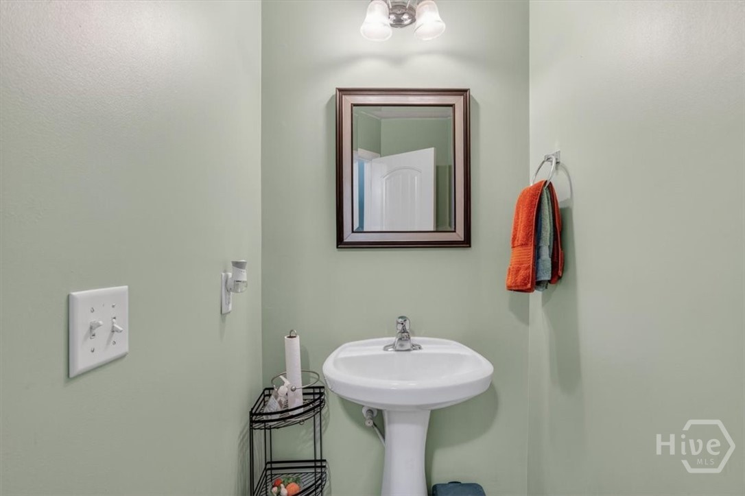 104 Austin Way Property Photo 7