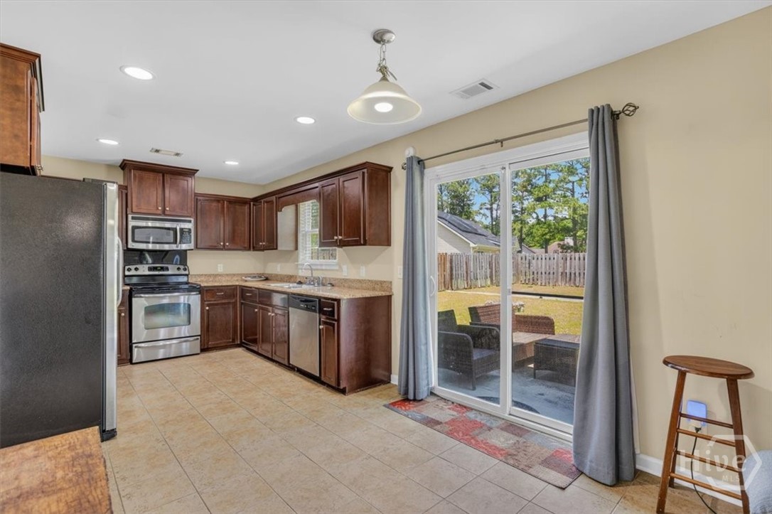104 Austin Way Property Photo 12
