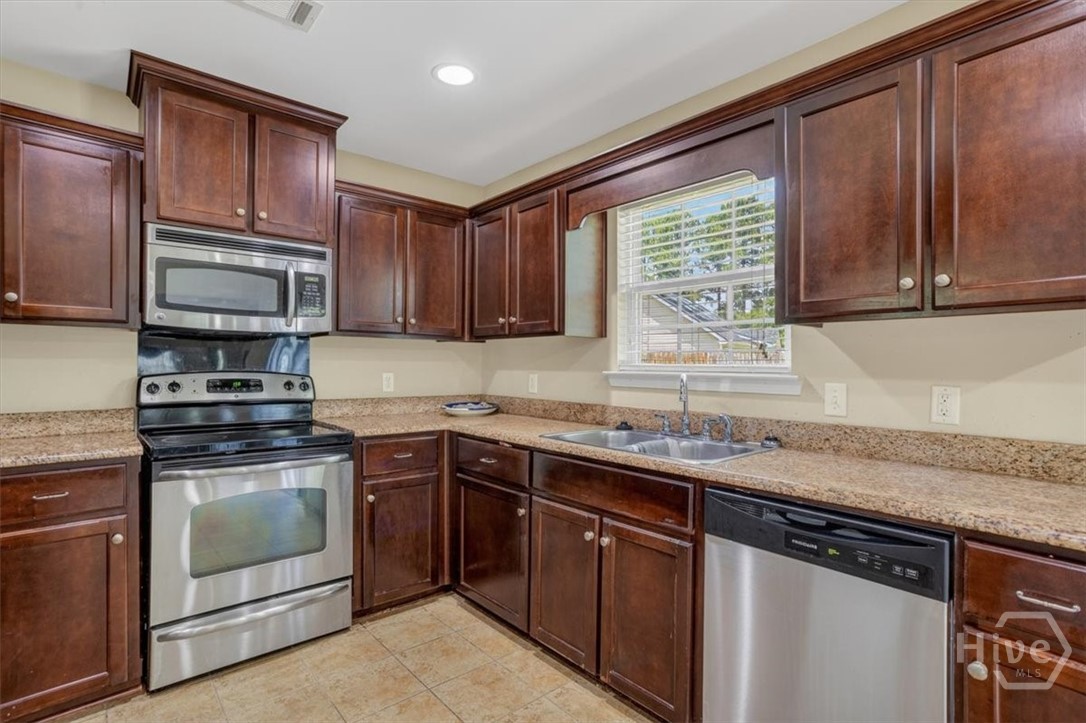 104 Austin Way Property Photo 14