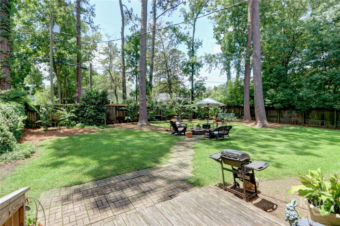 423 E 57th Street Property Photo 2