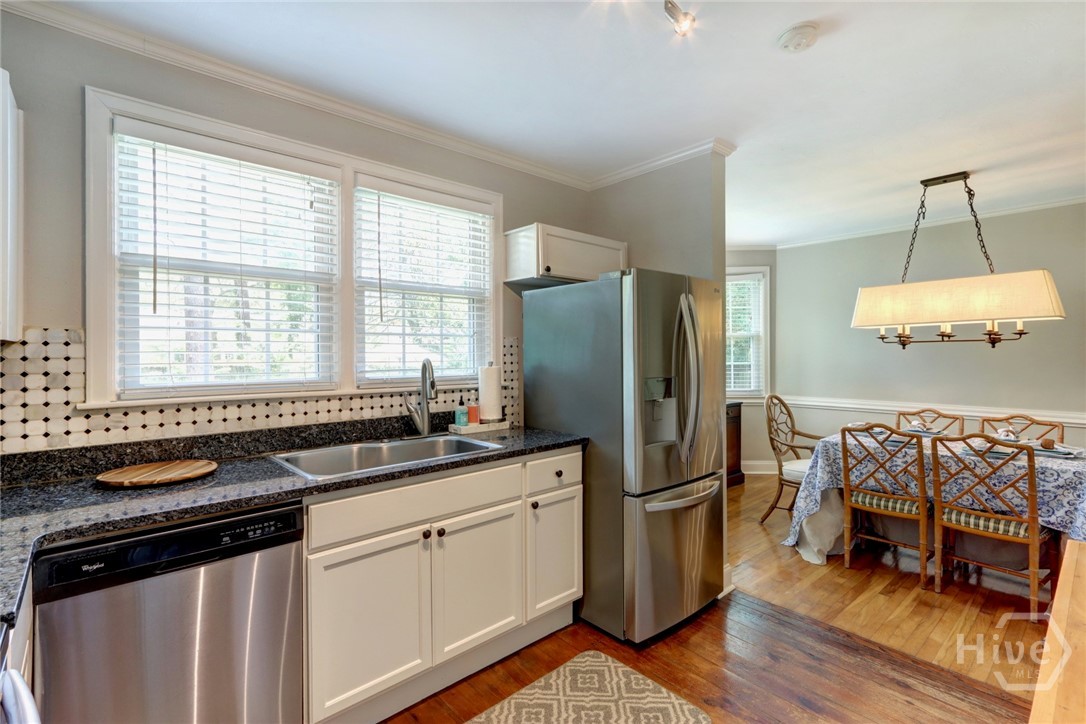 423 E 57th Street Property Photo 15