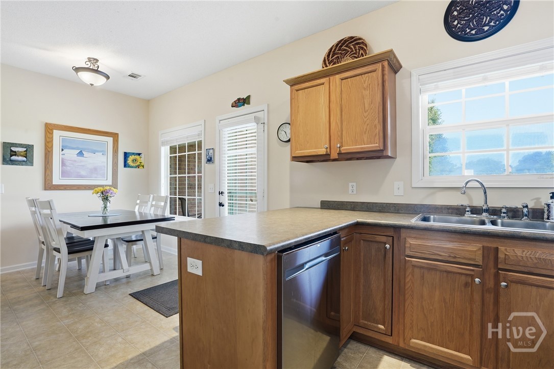 402 Wrigley Field Drive Property Photo 6