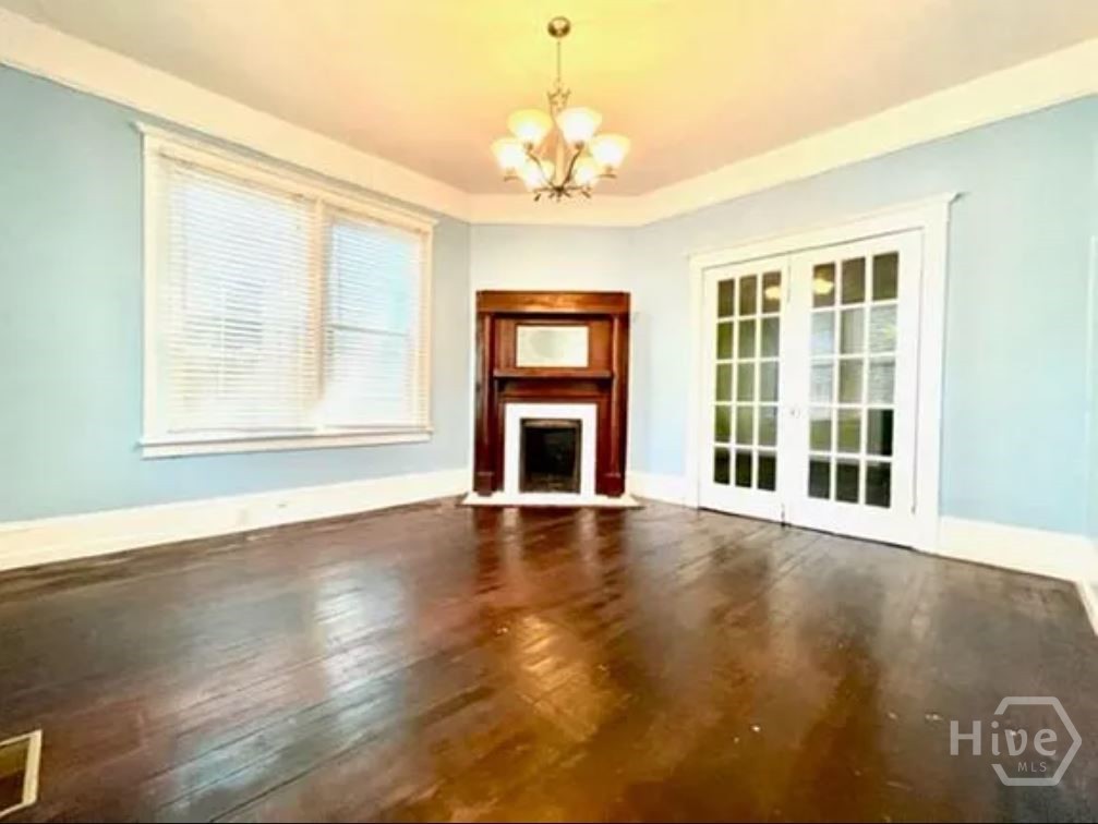 637 E 39th Street Property Photo 3