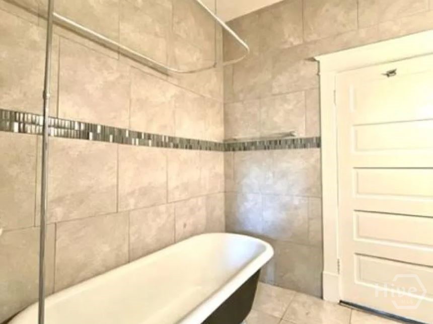 637 E 39th Street Property Photo 19