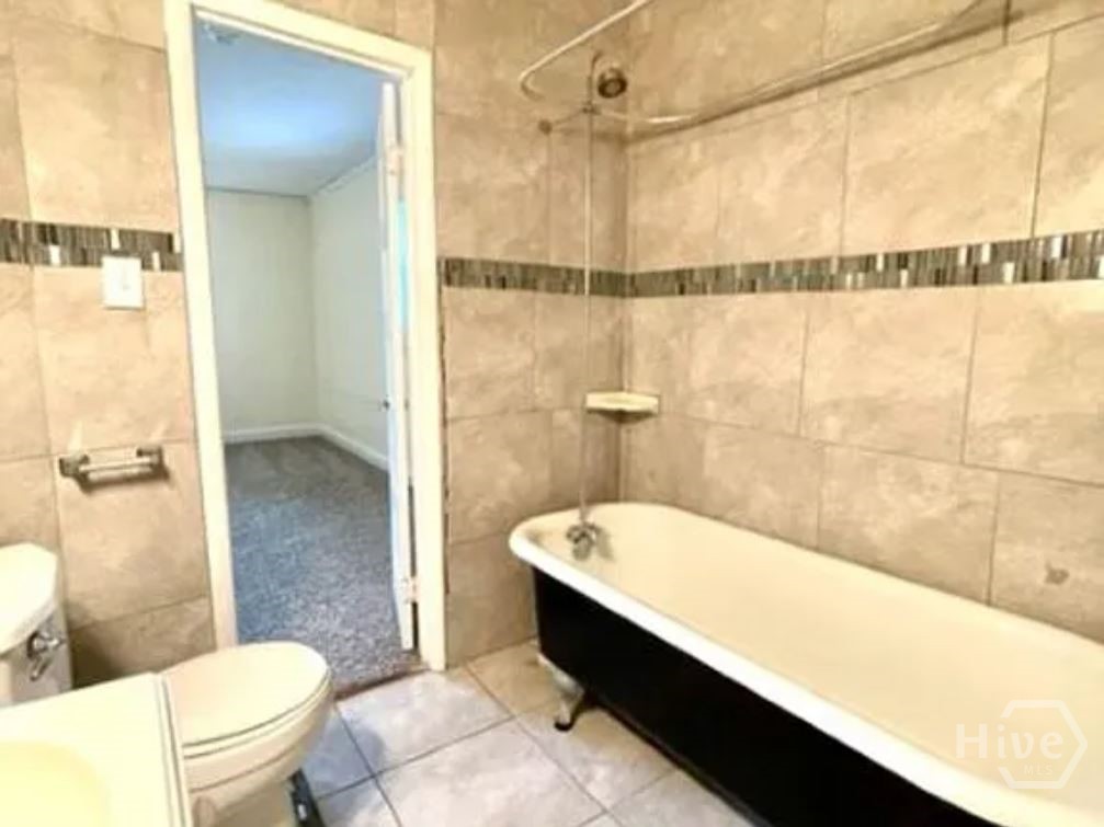 637 E 39th Street Property Photo 20