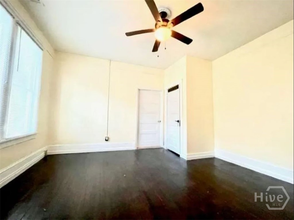 637 E 39th Street Property Photo 22