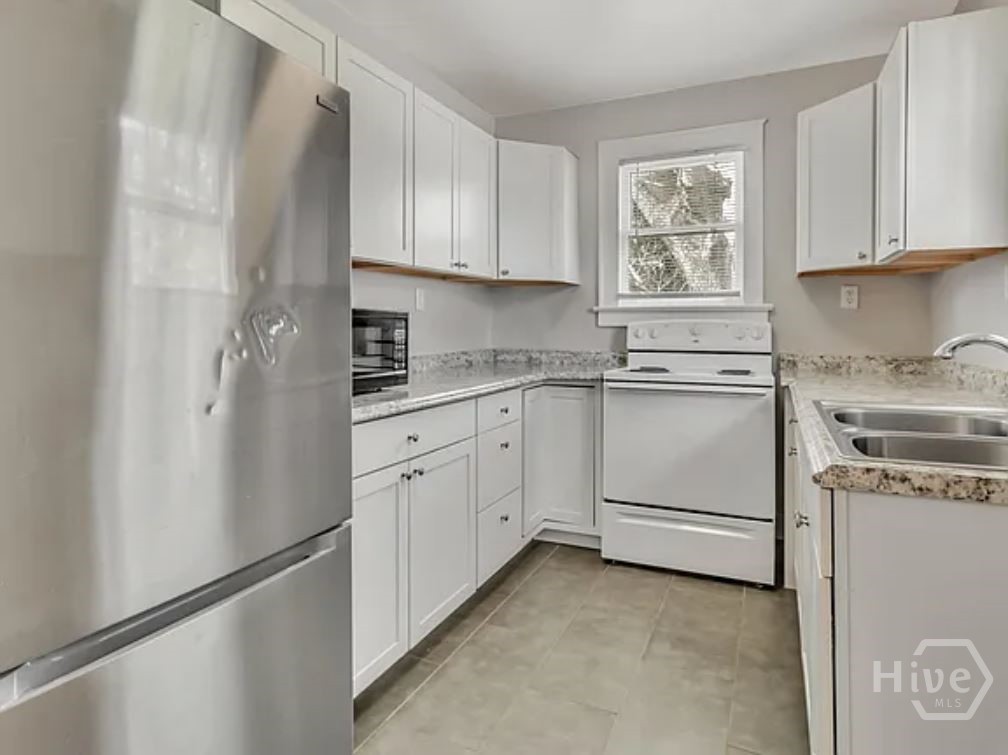 916 E 35th Street Property Photo 13