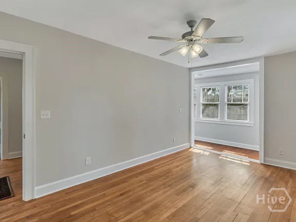 916 E 35th Street Property Photo 16