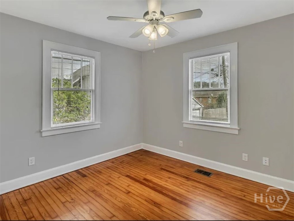 916 E 35th Street Property Photo 20