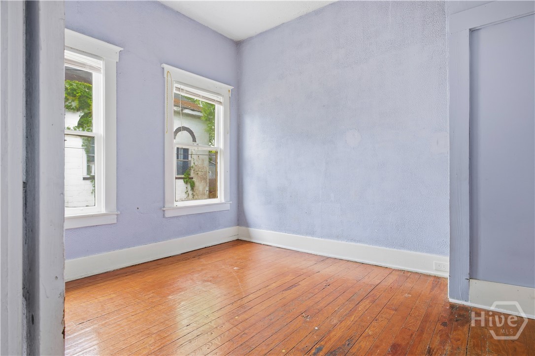 643 W 41st Street Property Photo 5