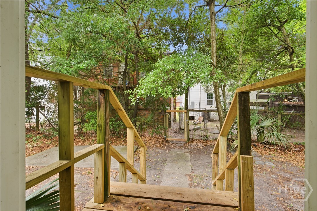 643 W 41st Street Property Photo 9