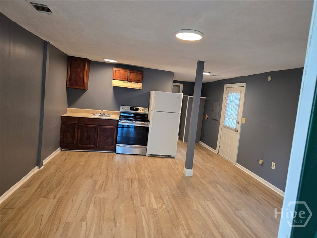 643 W 41st Street Property Photo 14