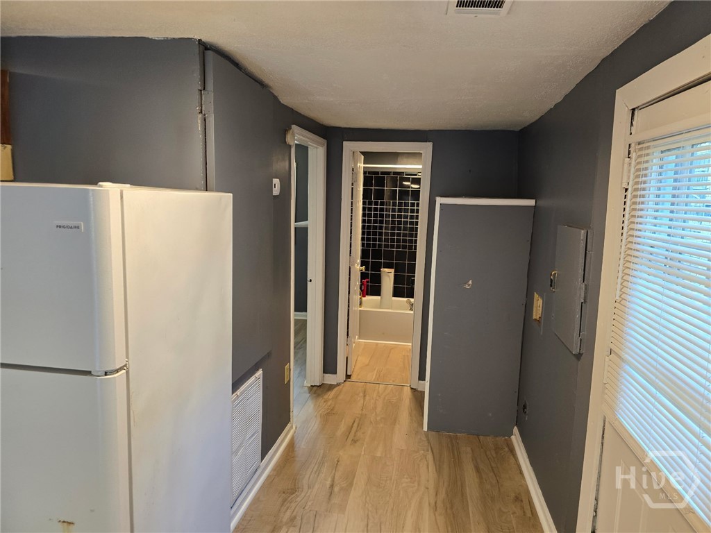 643 W 41st Street Property Photo 15