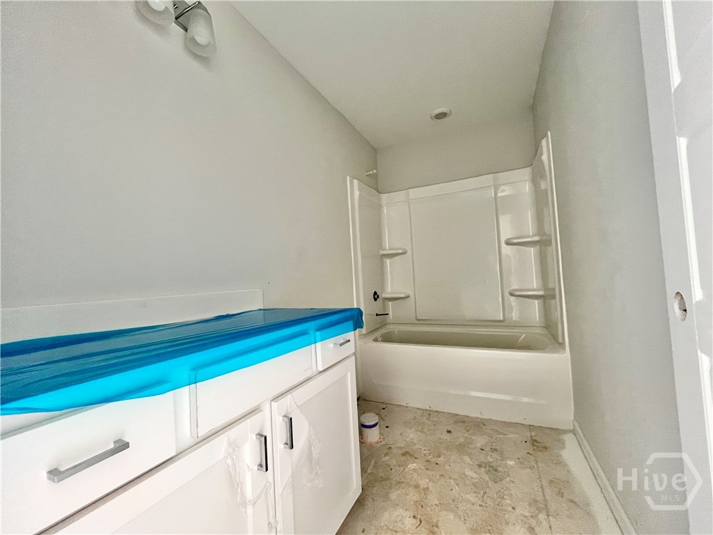 115 Endicott Drive Property Photo 11