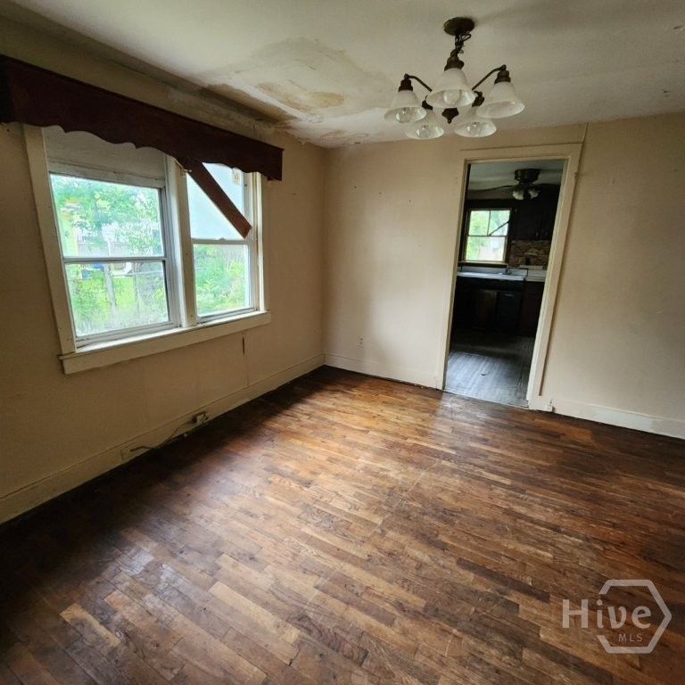 908 Bowden Street Property Photo 3