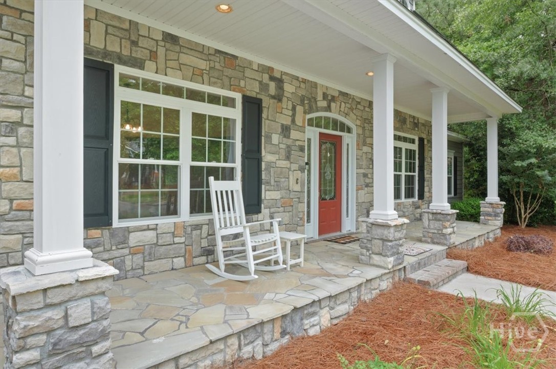 37 Macbeth Court S Property Photo 6