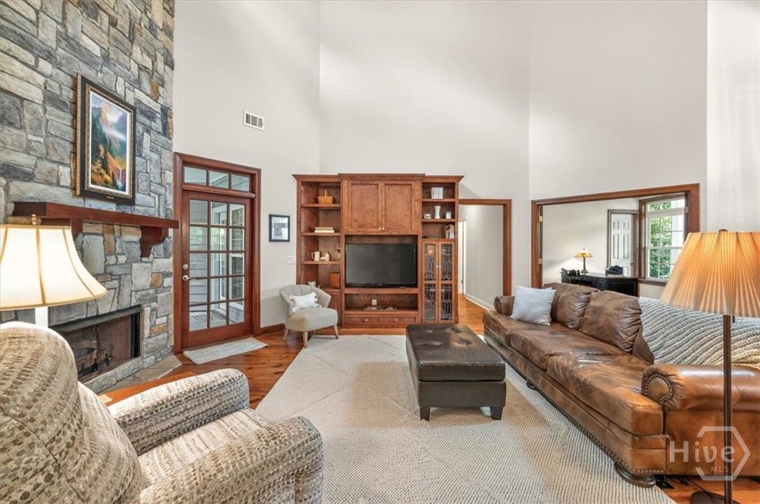 37 Macbeth Court S Property Photo 15