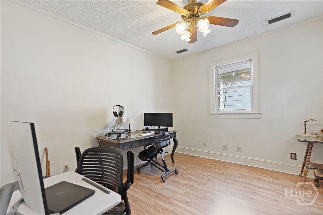 702 E 32nd Street Property Photo 19