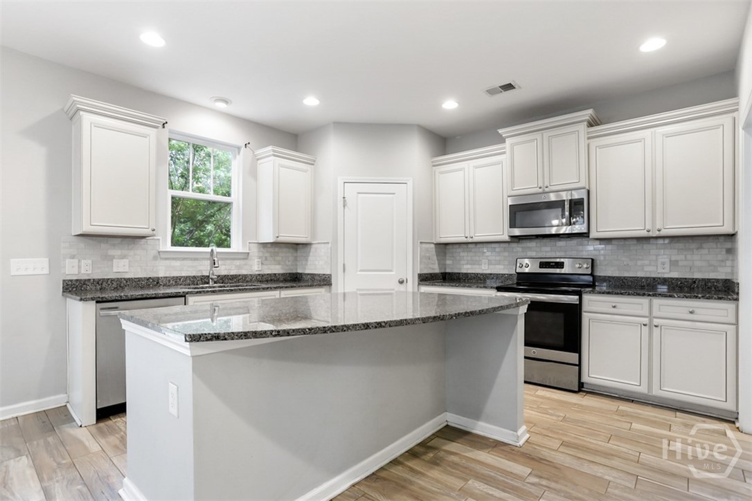 2688 Garden Hills Loop Property Photo 9