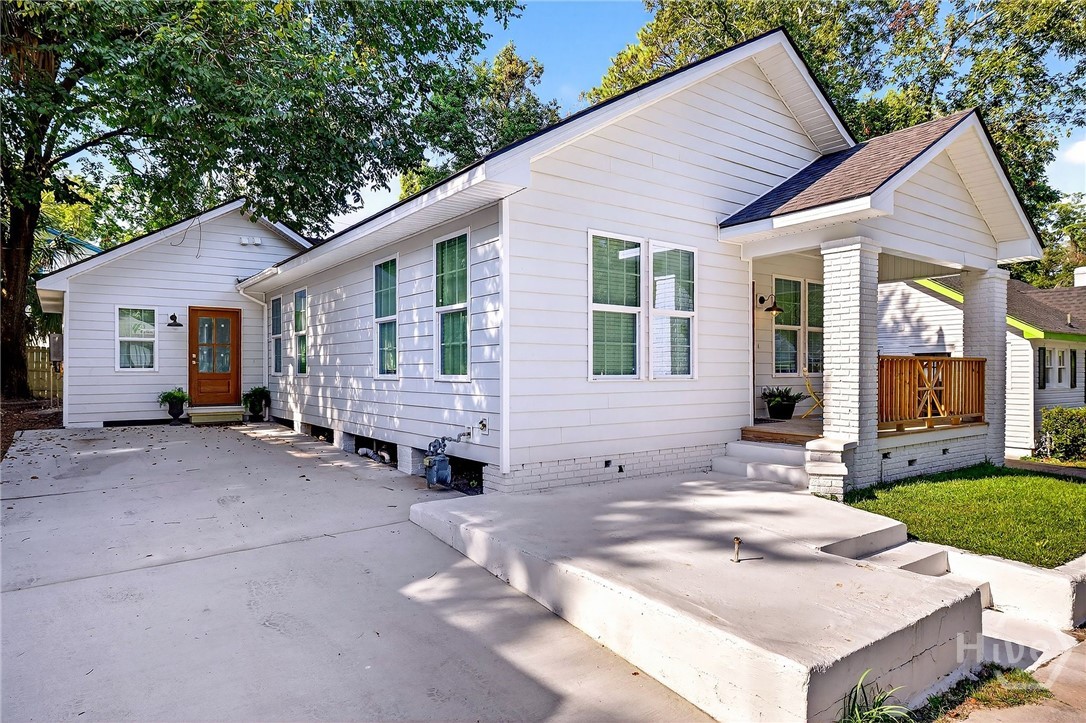 1223 E 38th Street Property Photo 3