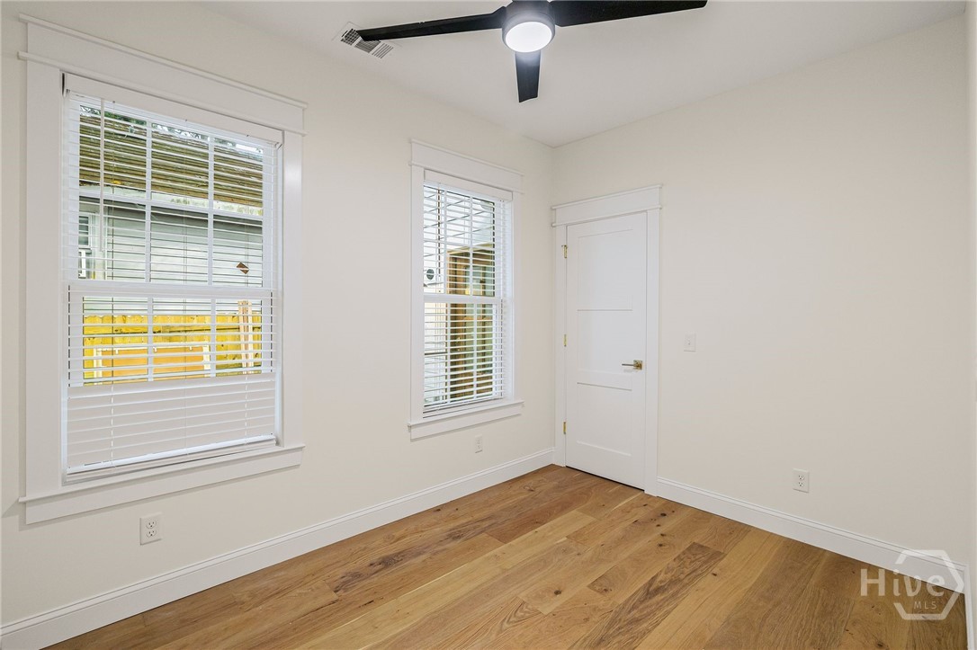 1223 E 38th Street Property Photo 11