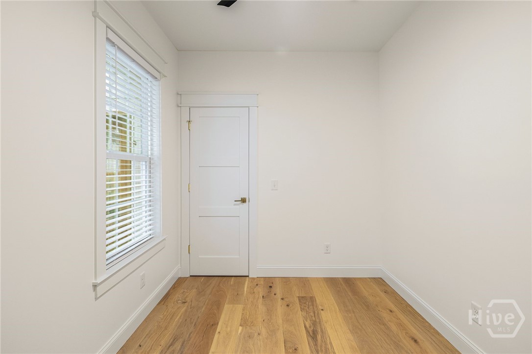 1223 E 38th Street Property Photo 12