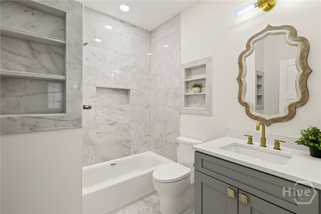 1223 E 38th Street Property Photo 15