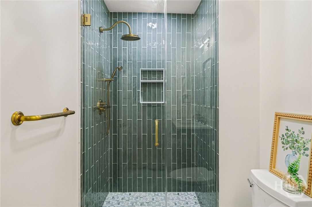 1223 E 38th Street Property Photo 30