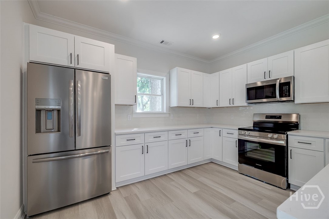 1615 Le Grand Street Property Photo 10