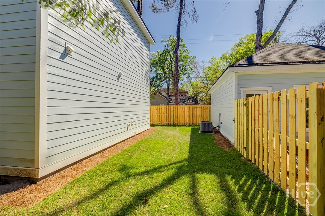 1615 Le Grand Street Property Photo 24