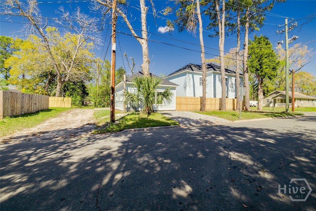 1615 Le Grand Street Property Photo 26