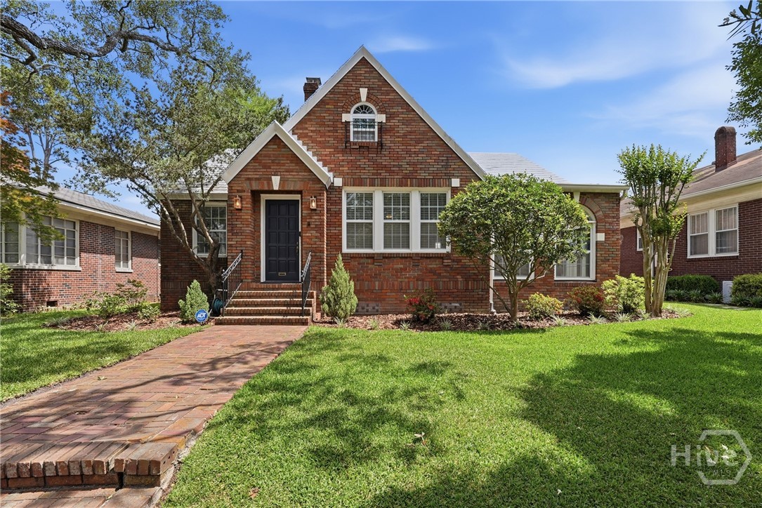 326 E 53rd Street Property Photo