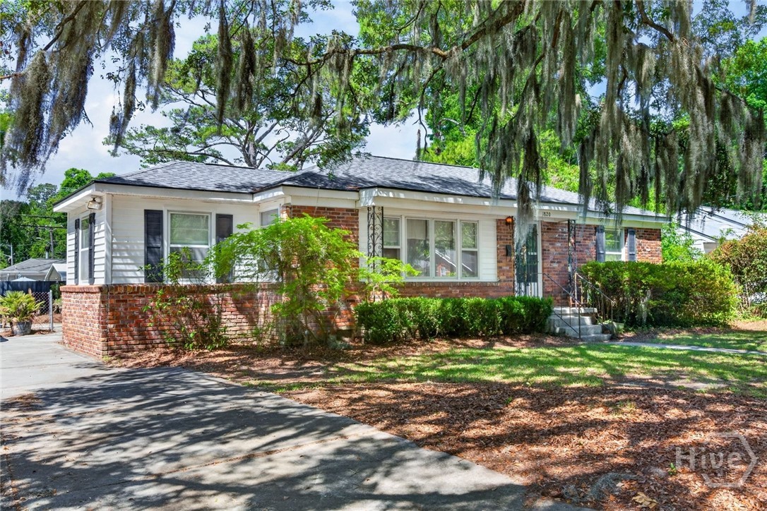 1820 Cokesbury Drive Property Photo 2