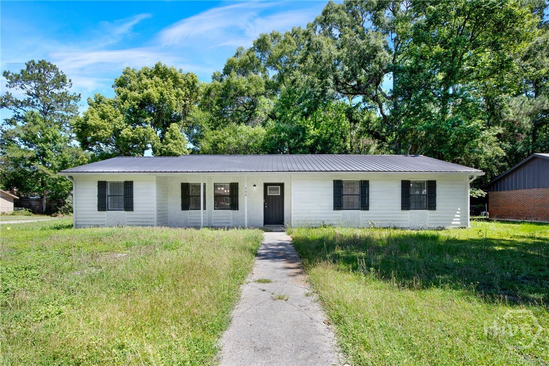 700 Thornwood Way Property Photo 1
