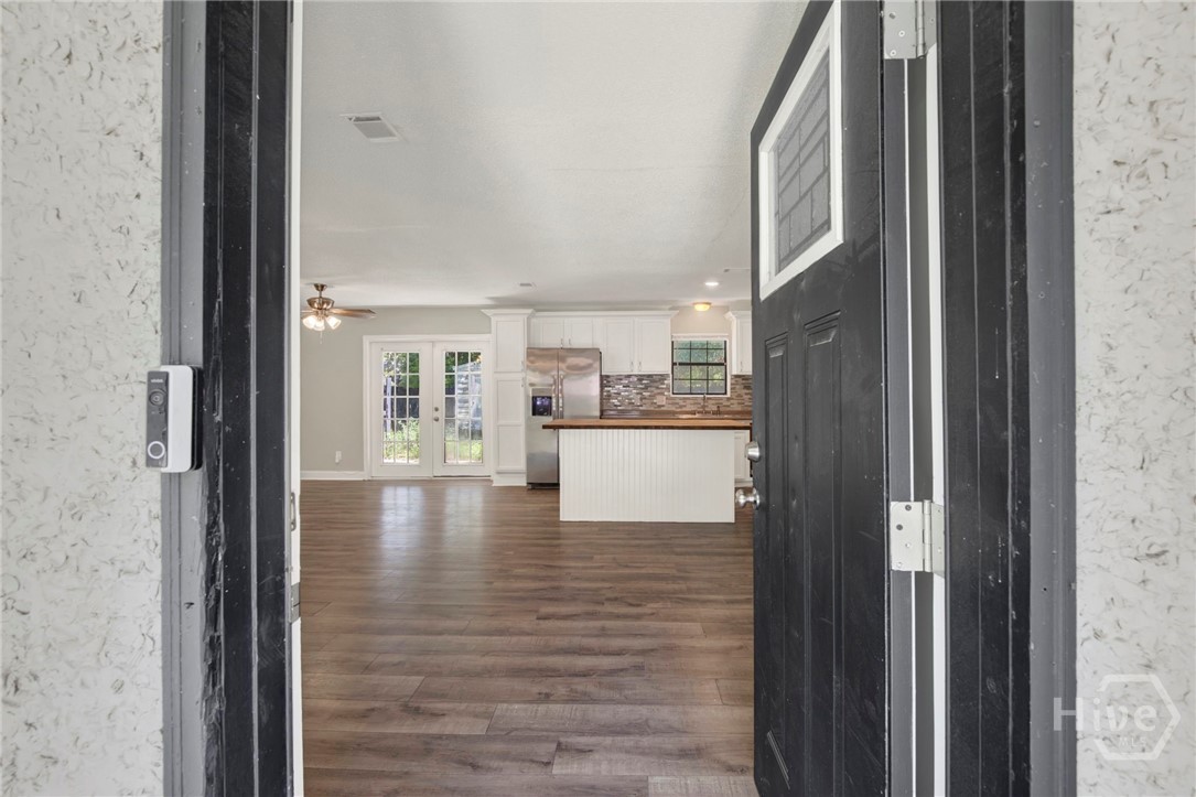 700 Thornwood Way Property Photo 6