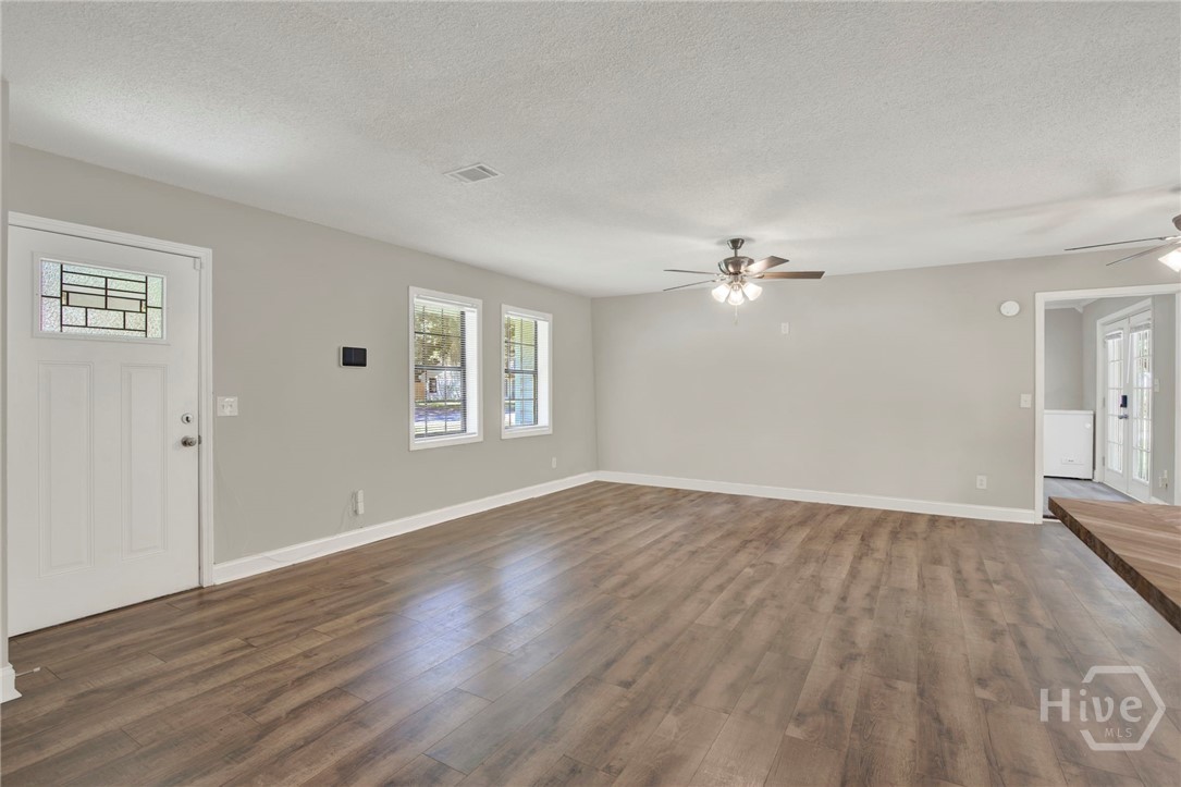 700 Thornwood Way Property Photo 10