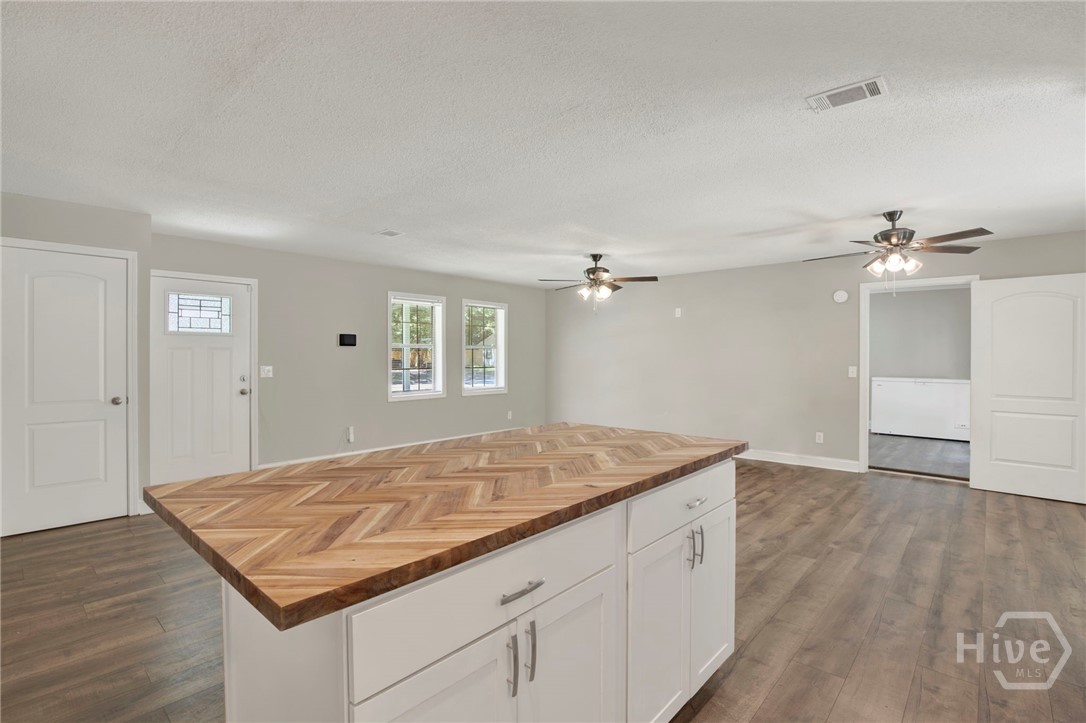 700 Thornwood Way Property Photo 16