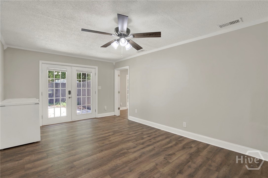 700 Thornwood Way Property Photo 18
