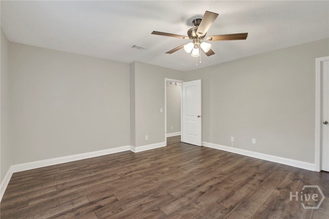 700 Thornwood Way Property Photo 28