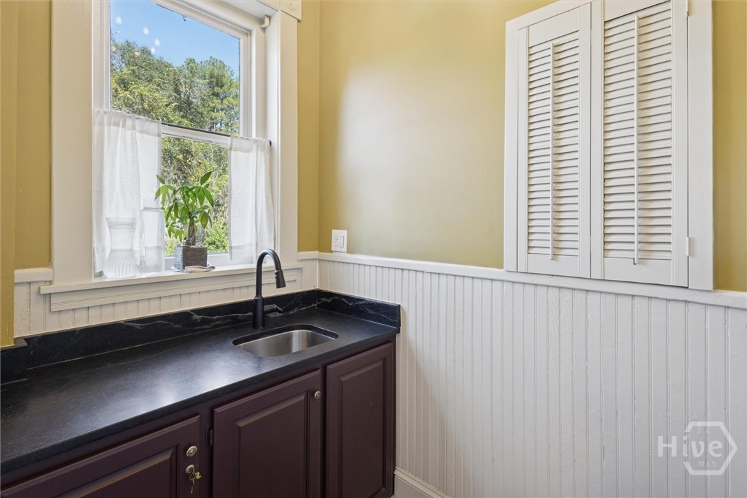 503 N Ash Street Property Photo 12