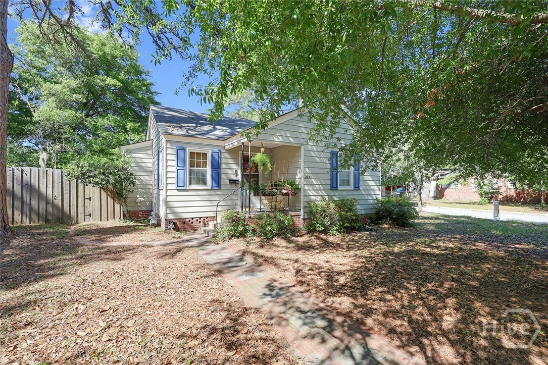 2224 E 38th Street Property Photo 1