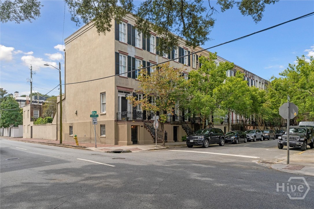 103 W Gordon Street B